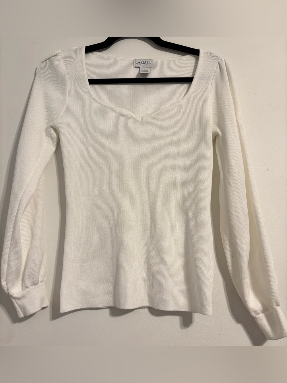 Carmen Marc Valvo Ivory Ribbed Long-Sleeve Scoop Neck Top